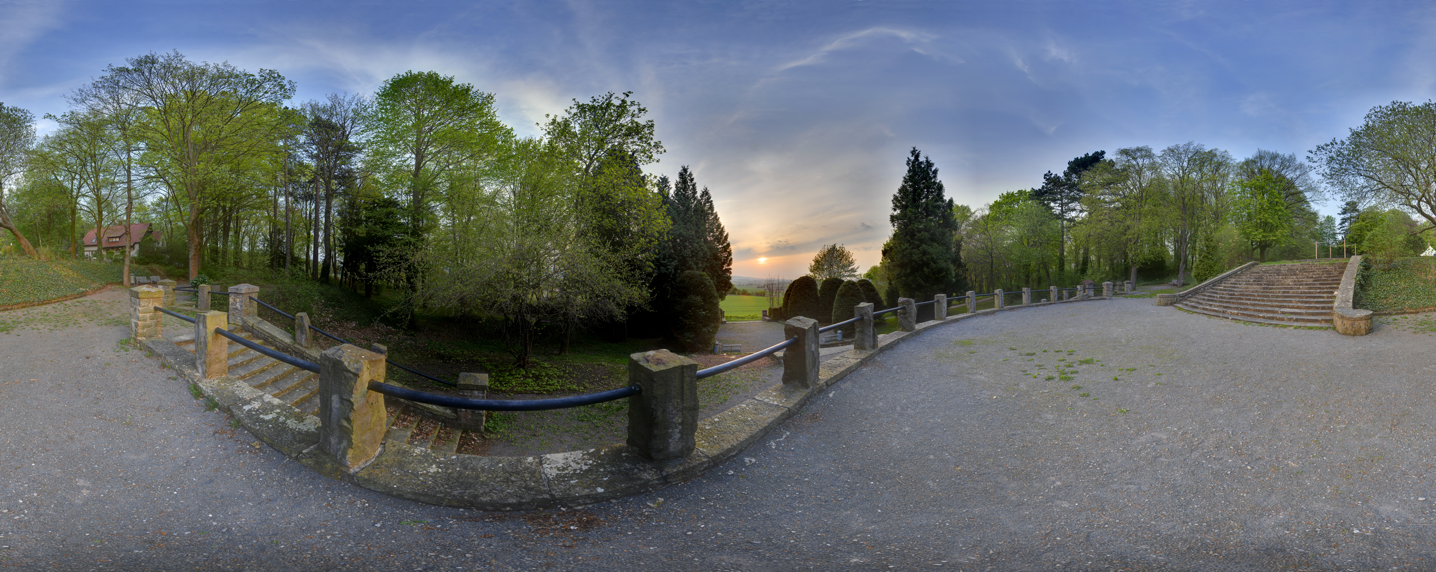 Panorama – Sonnenuntergang, Weitwinkel-Stadtlandschaft